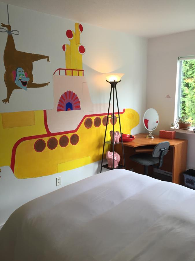 A Room At The Camelia Bed And Breakfast Tsawwassen Exterior photo